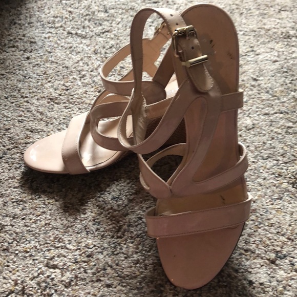 Awesome Nude Italian Sandles - Picture 1 of 4